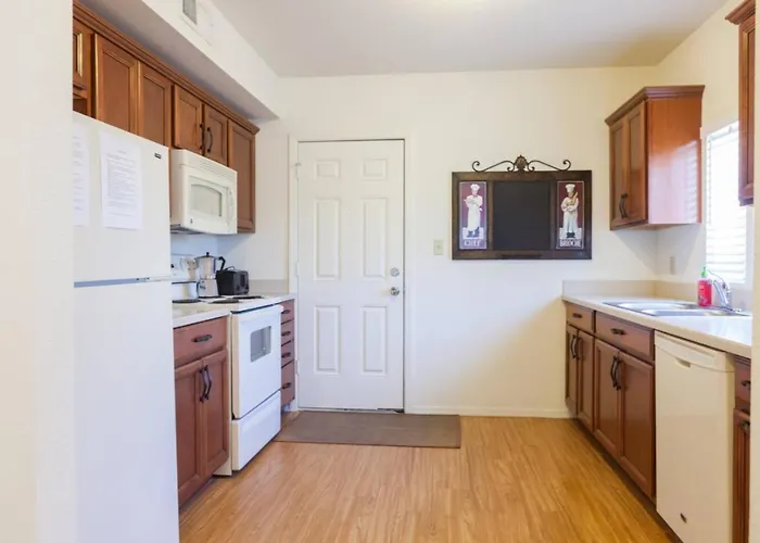 Unit 5 - At Roosevelt Row Modern 2br 2ba Apartment Phoenix