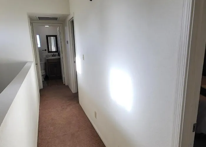 Unit 5 - At Roosevelt Row Modern 2br 2ba Apartment